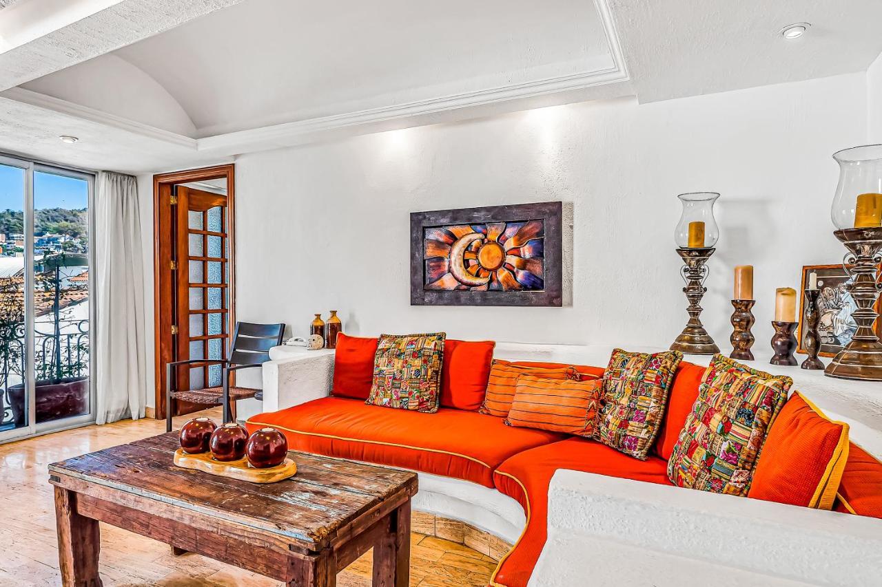 Malecon Beach Side Downtown Condo Puerto Vallarta Exterior photo