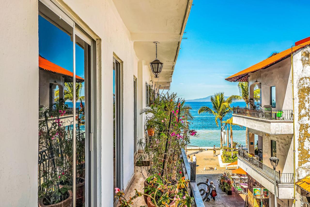 Malecon Beach Side Downtown Condo Puerto Vallarta Exterior photo