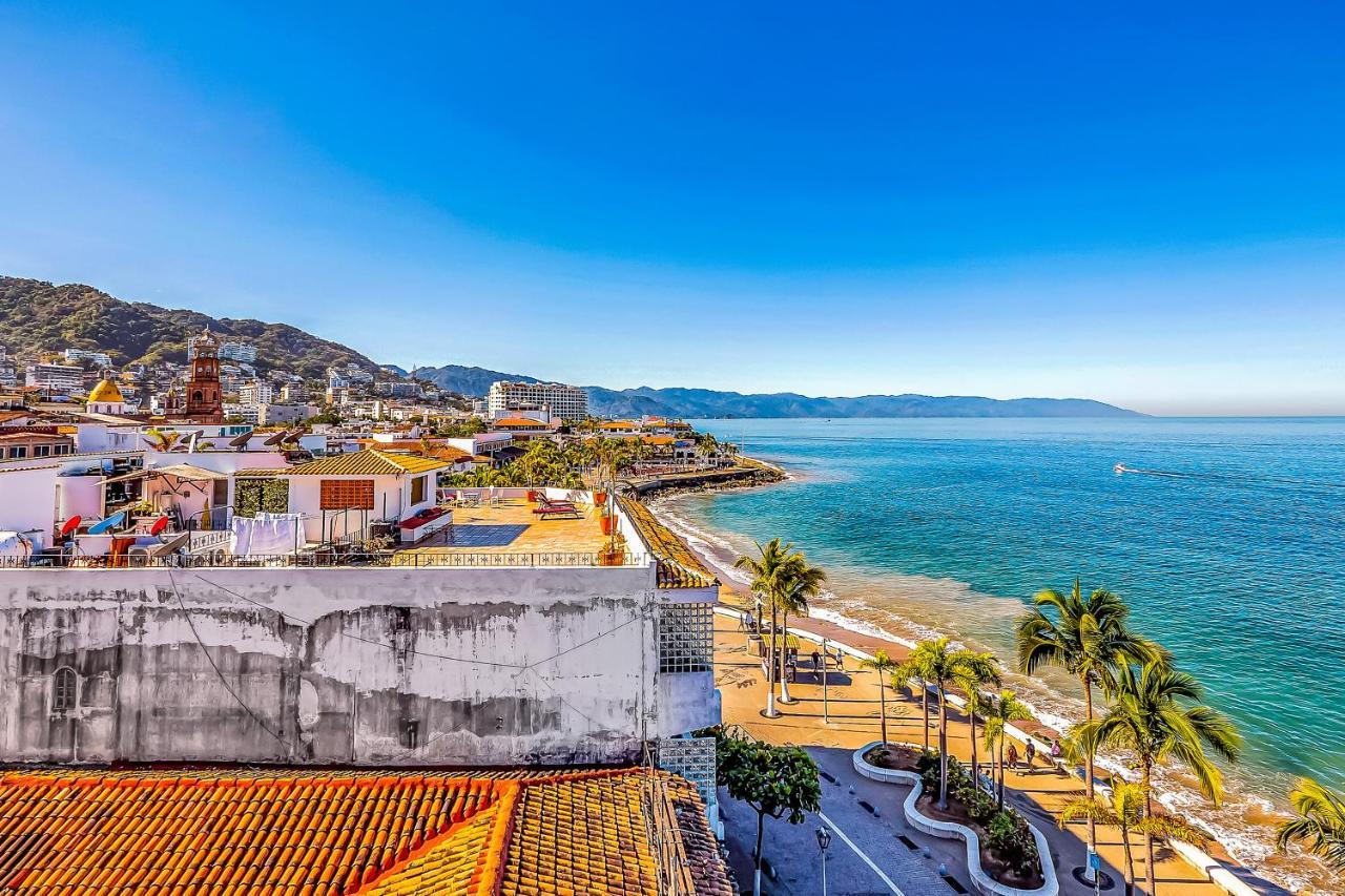 Malecon Beach Side Downtown Condo Puerto Vallarta Exterior photo