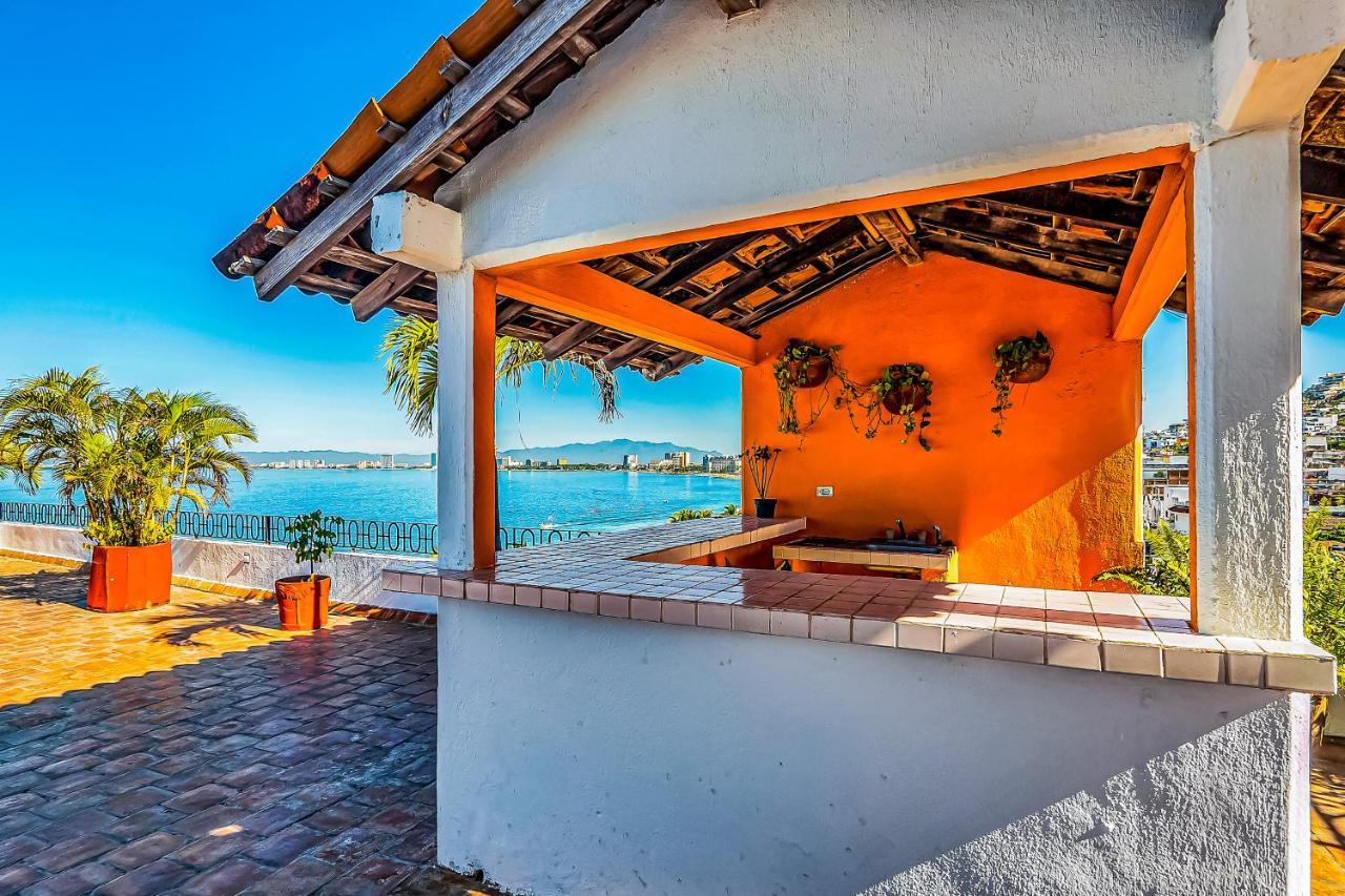 Malecon Beach Side Downtown Condo Puerto Vallarta Exterior photo