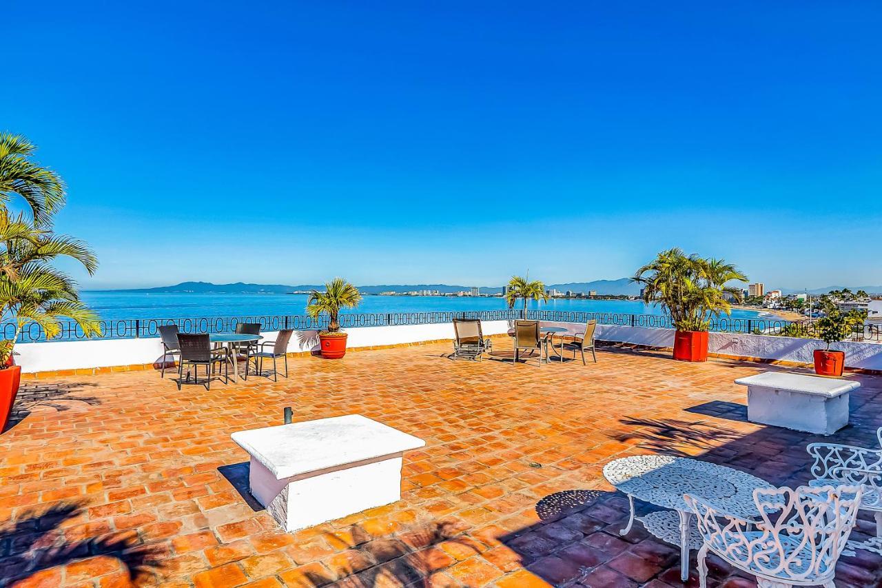 Malecon Beach Side Downtown Condo Puerto Vallarta Exterior photo